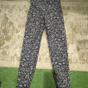 Old Navy Black and White Patterned Leggings